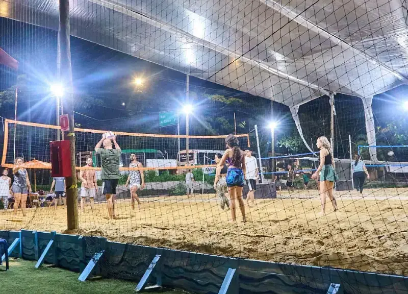 El Metro de Medellín inaugura la cancha de vóley playa más grande del Valle de Aburrá